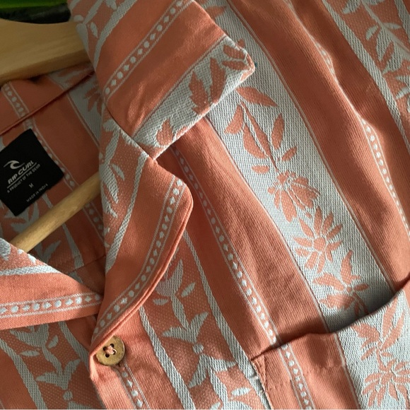 Rip Curl Topanga Short Sleeve Button Up Beach Vacay Shirt Coral - Picture 6 of 9
